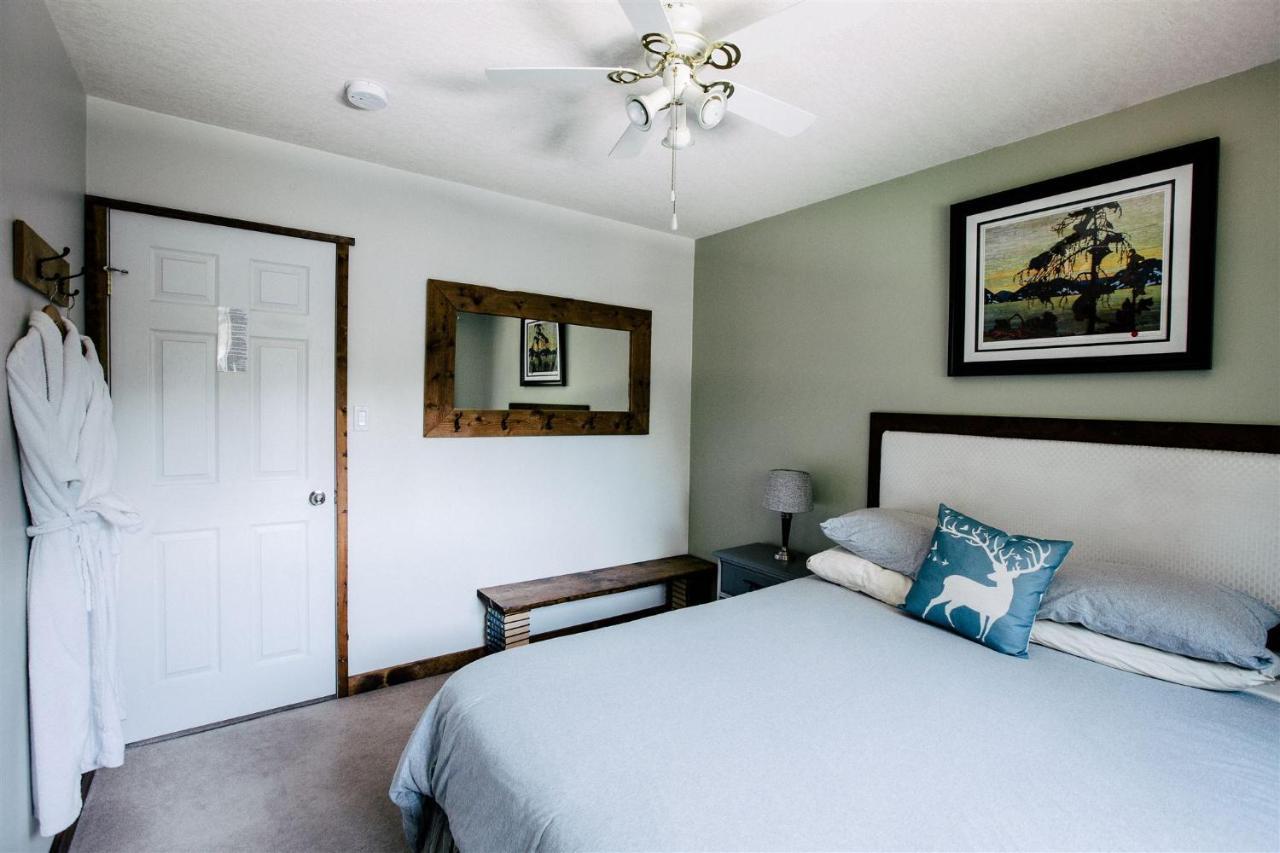Alpenrose Revelstoke Bed & Breakfast Exterior photo