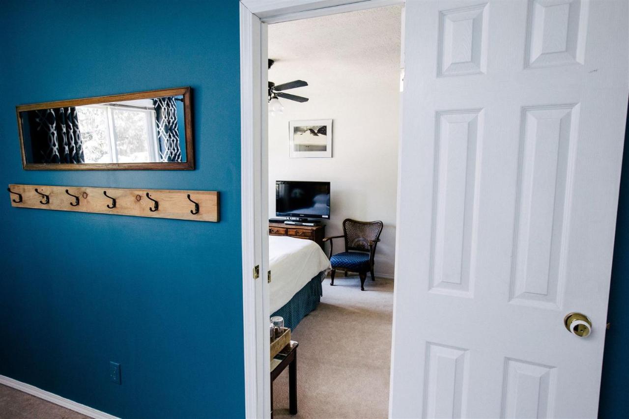 Alpenrose Revelstoke Bed & Breakfast Exterior photo