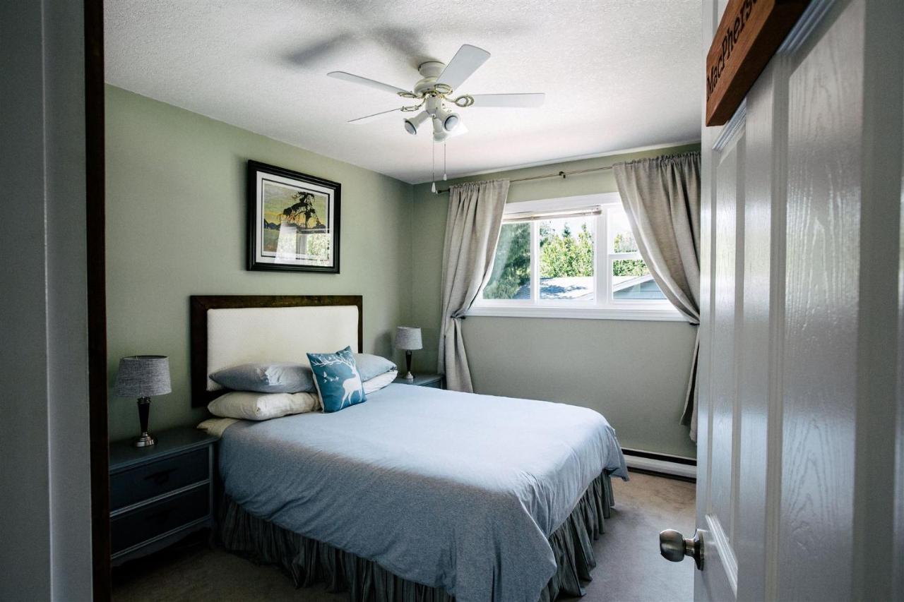 Alpenrose Revelstoke Bed & Breakfast Exterior photo